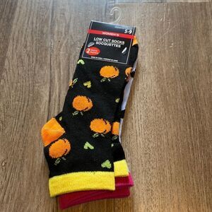 NEW 2-pack Woman’s Fashion Peaches & Hearts Socks